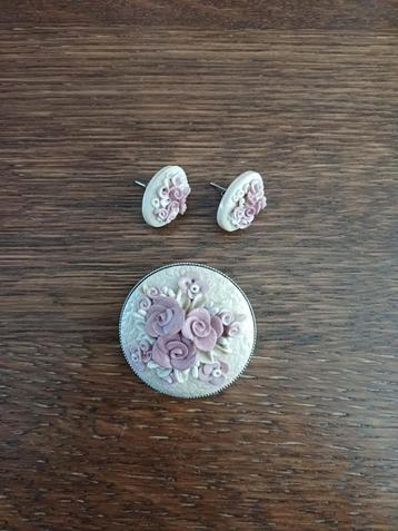 Vintage handgemaakt sieraden set  beschikbaar voor biedingen