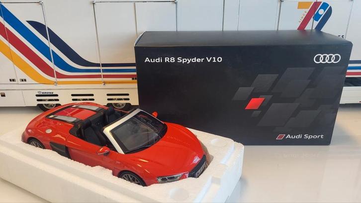 IScale Audi R8 Spyder V10 Dynamite Red, Hobby en Vrije tijd, Modelauto's | 1:18, Zo goed als nieuw, Auto, Overige merken, Ophalen of Verzenden