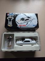 Corgi Classics James Bond Lotus Esprit & Jaws Set, Hobby en Vrije tijd, Modelauto's | 1:18, Ophalen of Verzenden, Zo goed als nieuw