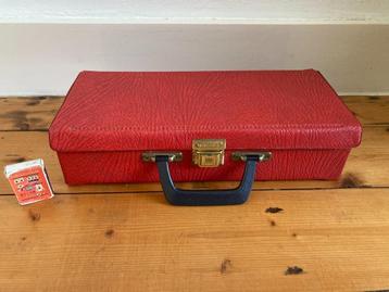 Rood cassettebandje koffertje rode breed cassette bandjes beschikbaar voor biedingen