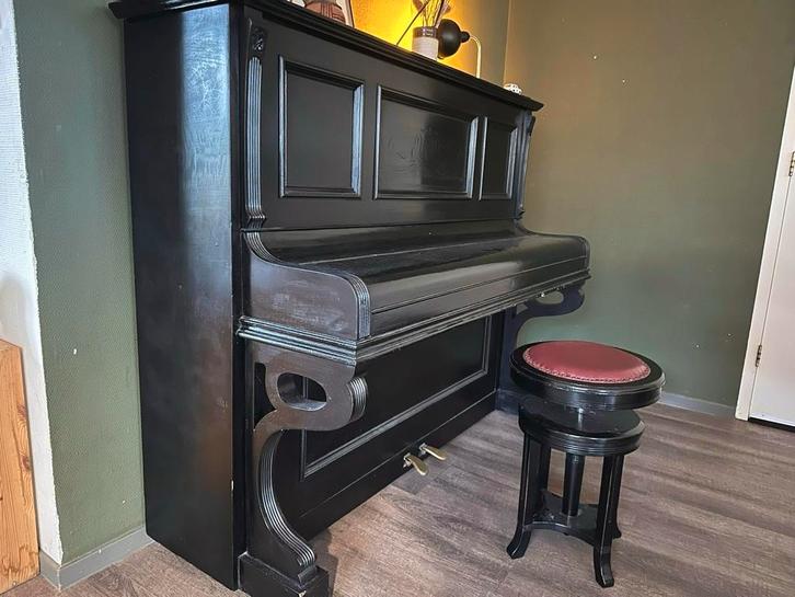 Gratis Zwarte Piano - Goed Onderhouden, Muziek en Instrumenten, Piano's, Gebruikt, Piano, Zwart, Ophalen