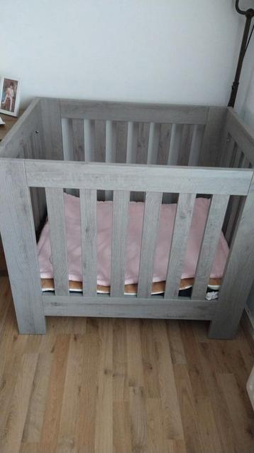 Box met box kleed  beschikbaar voor biedingen