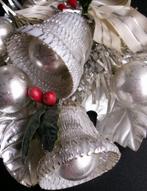 Zeer oude kerstdecoratie zilverkleurig klokjes ballen hulst, Ophalen of Verzenden, Zo goed als nieuw