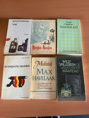 Uitverkoop roman/ literatuur/ diversen 2,5€ stuk beschikbaar voor biedingen