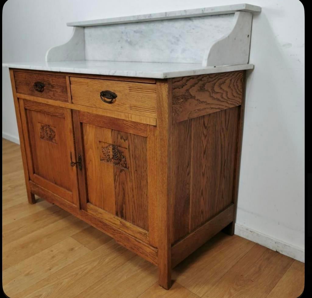 GEZOCHT: oud kastje/bureau met marmeren plaat, Ophalen, Zo goed als nieuw, 50 tot 70 cm, 105 cm of meer