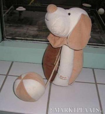knuffelhond met bal (wasbaar) beschikbaar voor biedingen