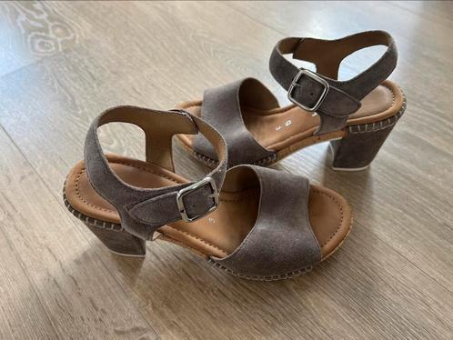 Gabor sandalen maat 36 ZGAN, Kleding | Dames, Schoenen, Zo goed als nieuw, Schoenen met hoge hakken, Grijs, Ophalen of Verzenden