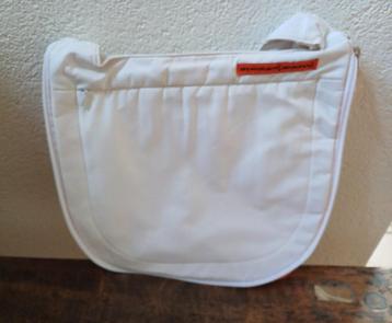 INWEAR exclusieve witte desigual SCHOUDERTAS. beschikbaar voor biedingen