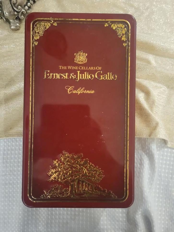 Ernest & Julio Gallo 2 flessen unike wijn  n, Verzamelen, Wijnen, Nieuw, Rode wijn, Noord-Amerika, Vol, Ophalen of Verzenden