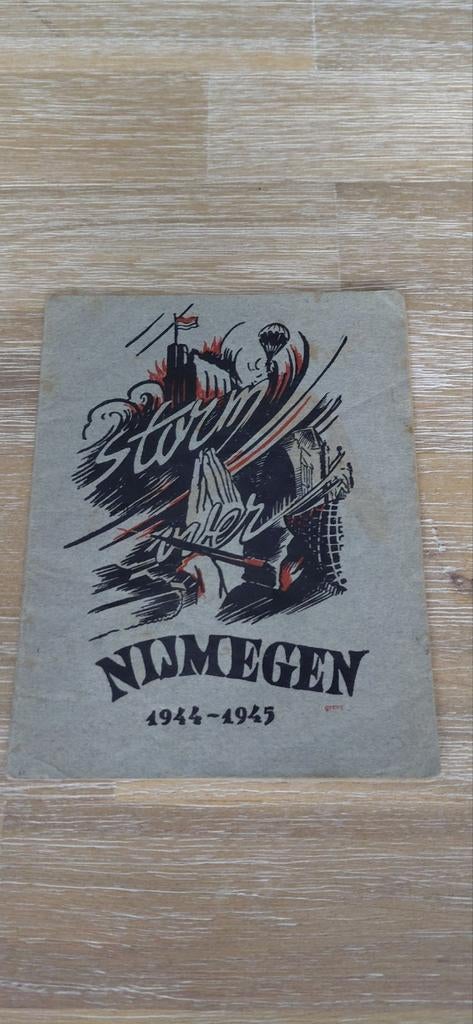 Nijmegen " 1944-1945" boekje, Verzamelen, Militaria | Tweede Wereldoorlog, Ophalen of Verzenden, Nederland, Boek of Tijdschrift