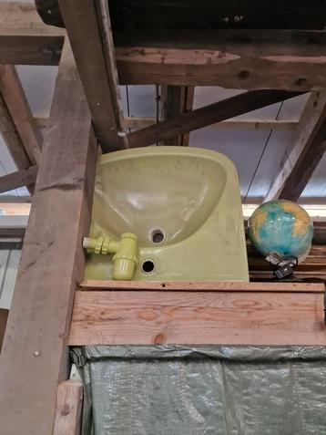 Vintage groene wasbak/kom + sifon beschikbaar voor biedingen
