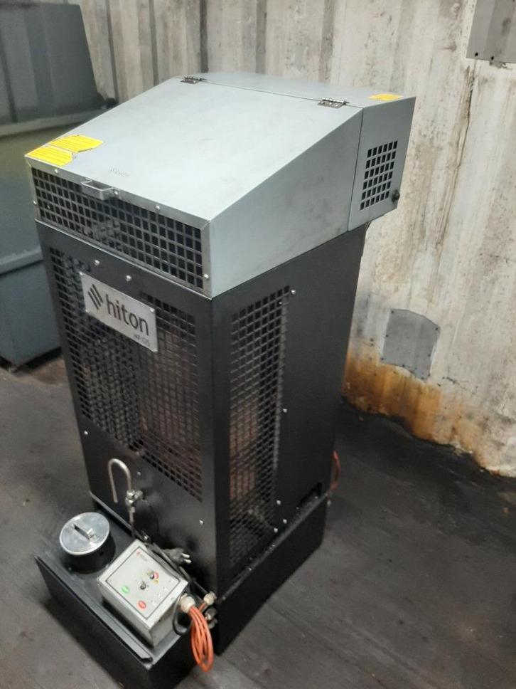 Oliekachel Hiton HP135, Huis en Inrichting, Kachels, Gebruikt, Oliekachel, Overige brandstoffen, Ophalen