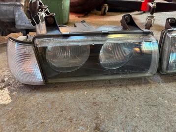 Bmw e36 compact set koplampen beschikbaar voor biedingen