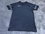 NIKE sportshirt / maat 146 / zwart / als NIEUW, Kinderen en Baby's, Kinderkleding | Maat 146, Verzenden, Jongen of Meisje, Sport- of Zwemkleding