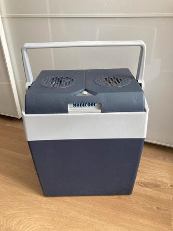 Koelbox 220v en 12 v beschikbaar voor biedingen