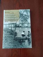 Een Molukse thuishaven aan de Hollandse IJssel Molukken, 20e eeuw of later, Nieuw, Ophalen of Verzenden, R.R.F. Habiboe