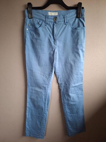 Nieuwe blauwe stretch broek van Brax, maat S/36 beschikbaar voor biedingen