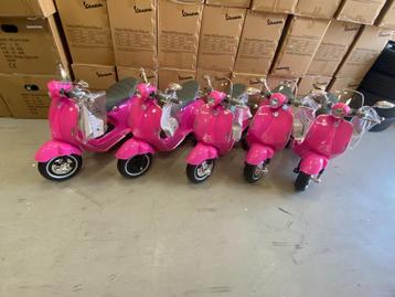Mini Vespa Scooter voor Kinderen | 12V & Elektrisch beschikbaar voor biedingen