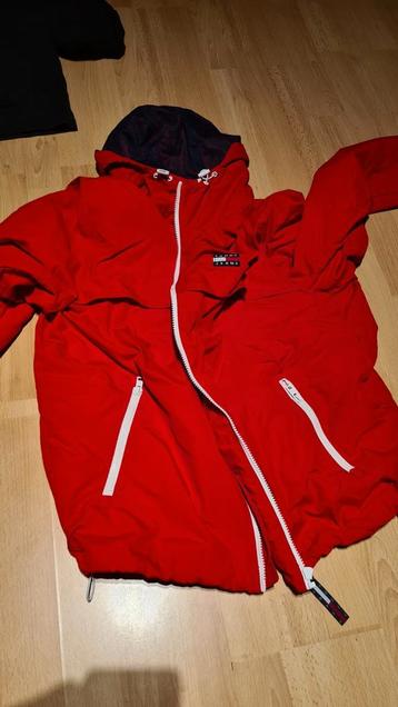 Rode Tommy Jeans Jas - Maat M beschikbaar voor biedingen