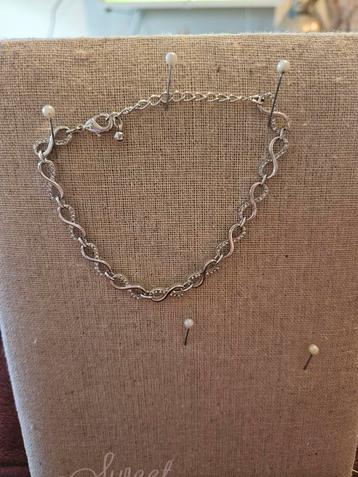 Zilver strass armband beschikbaar voor biedingen