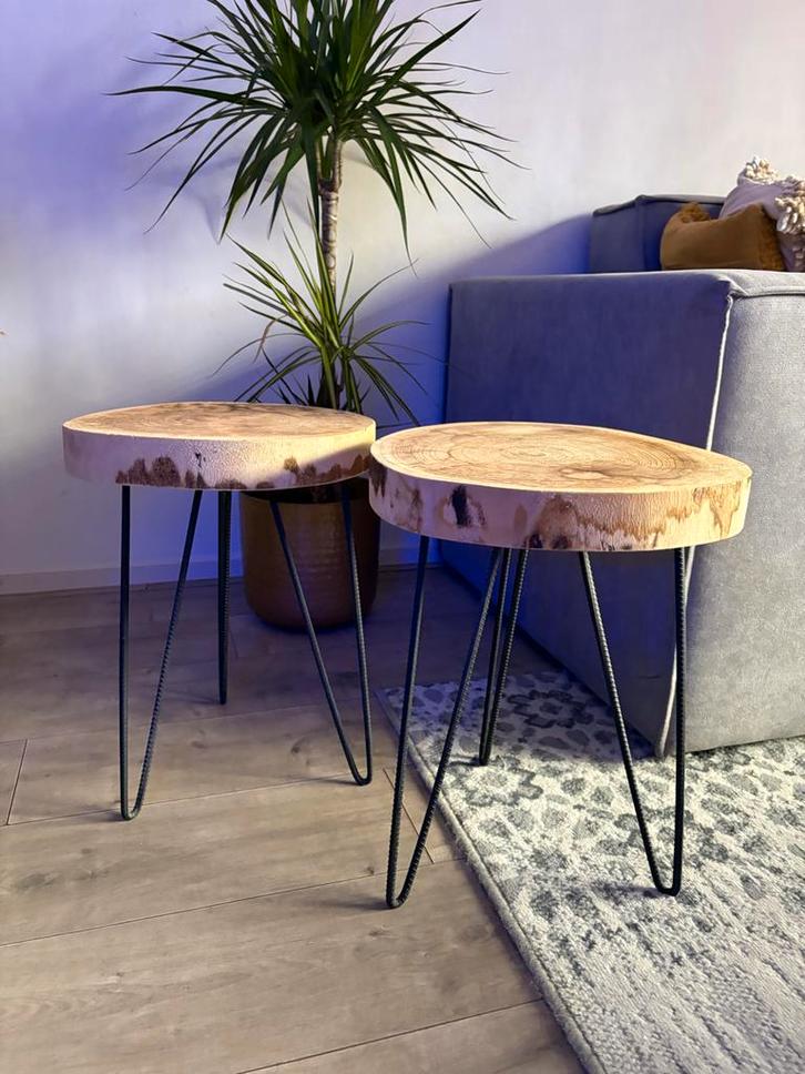 2x Boomstam Bijzettafels/Nachtkastjes - Hout & Metaal, Huis en Inrichting, Tafels | Bijzettafels, Gebruikt, Overige vormen, 45 tot 60 cm