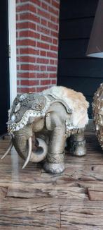 Olifant goud decoratie, Ophalen