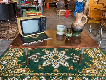 Vintage jaren 60/70 donkerbruine houten salon tafel, Chrome beschikbaar voor biedingen