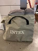 Intex Queensize Luchtbed met pomp, Caravans en Kamperen, Ophalen of Verzenden, Ingebouwde pomp, Gebruikt, 2-persoons
