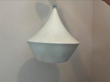 Hanlamp, metaal, wit, hoogte is 31 cm, doorsnede is 26 cm beschikbaar voor biedingen