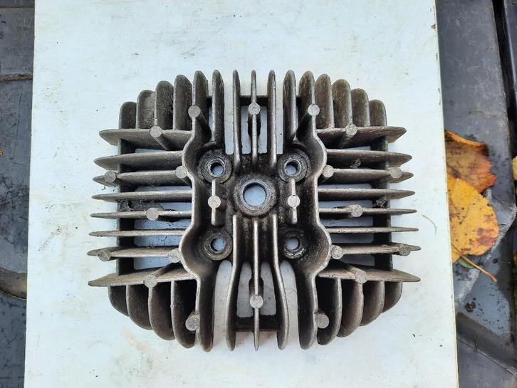 mooie originele mahle smalle tap cilinderkop no2, Fietsen en Brommers, Brommeronderdelen | Kreidler, Zo goed als nieuw, Cilinder