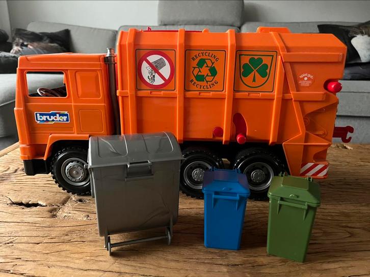 Vuilniswagen Bruder met kliko’s, Kinderen en Baby's, Speelgoed | Speelgoedvoertuigen, Ophalen of Verzenden