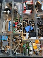 2 kistjes met elektronische componenten, Hobby en Vrije tijd, Elektronica-componenten, Ophalen of Verzenden, Gebruikt