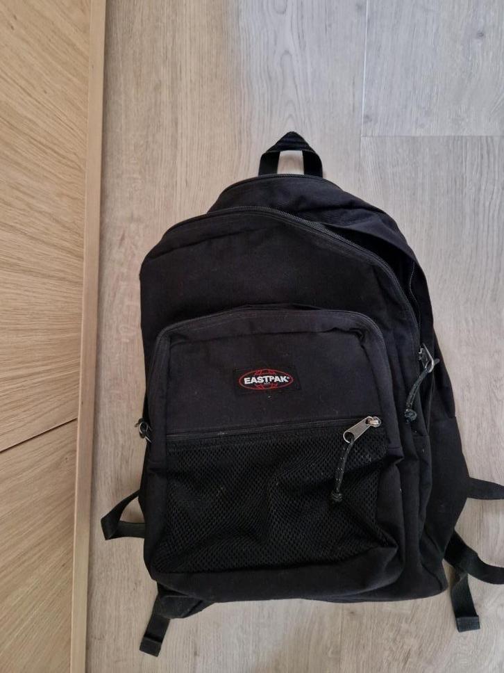 Eastpak Pinnacle black rugtas, Sieraden, Tassen en Uiterlijk, Tassen | Rugtassen, Gebruikt, Eastpak, 25 tot 40 cm, 30 tot 45 cm