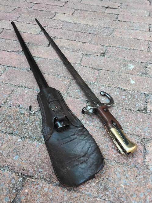 Franse Grass bajonet met originele drager., Verzamelen, Militaria | Algemeen, Landmacht, Mes of Dolk, Overige gebieden, Ophalen of Verzenden