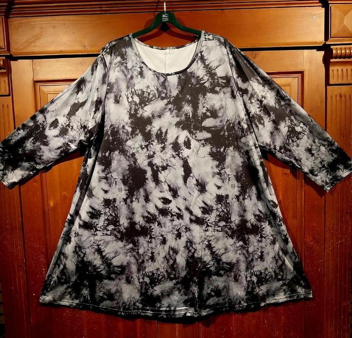mooie ruime tie dye jurk zwart grijs 54/56, Kleding | Dames, Grote Maten, Nieuw, Jurk, Zwart, Ophalen of Verzenden