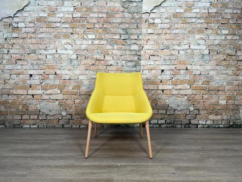 Forma 5 Bow geel bij TheReSales, Huis en Inrichting, Fauteuils, Zo goed als nieuw, Hout, Stof, 50 tot 75 cm, Minder dan 75 cm
