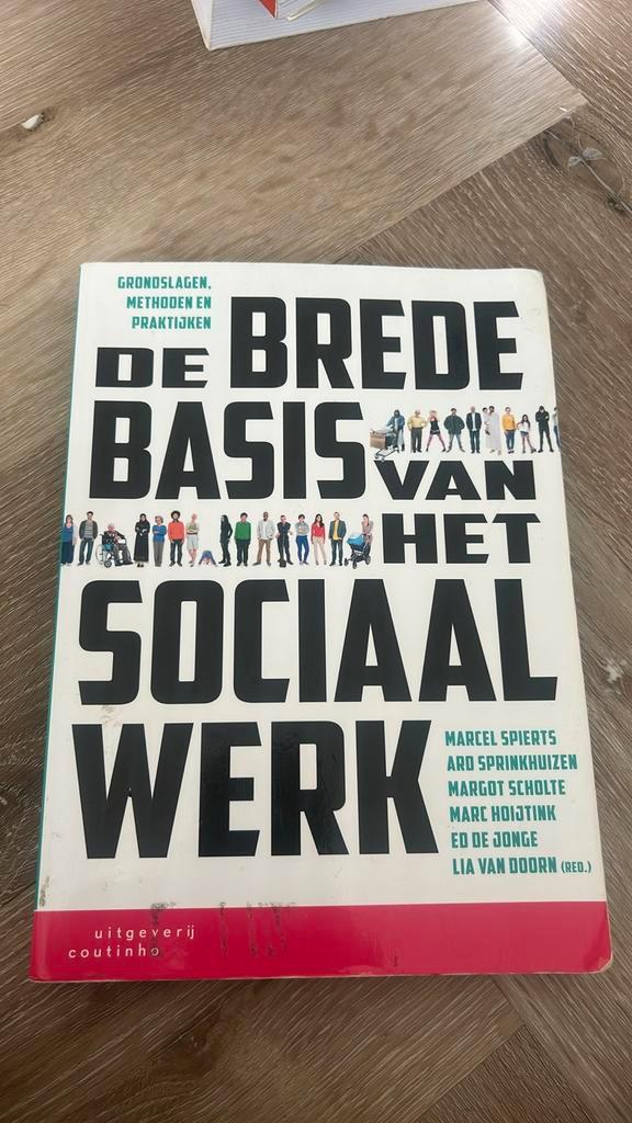 Margot Scholte - De brede basis van het sociaal werk, Boeken, Studieboeken en Cursussen, Zo goed als nieuw, Ophalen of Verzenden