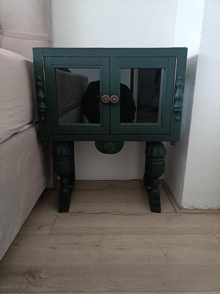 Antiek groen theekastje, Huis en Inrichting, Kasten | Dressoirs, Gebruikt, Minder dan 50 cm, 25 tot 50 cm, Met deur(en), Met plank(en)