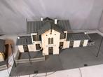 Artitec stationsgebouw met perron, bijgebouw met verlichting, Hobby en Vrije tijd, Overige merken, Gelijkstroom of Wisselstroom