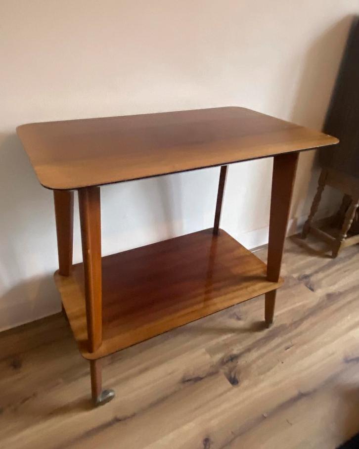 Vintage houten dranktrolley op wieltjes, Huis en Inrichting, Tafels | Bijzettafels, Zo goed als nieuw, Rechthoekig, 60 cm of meer