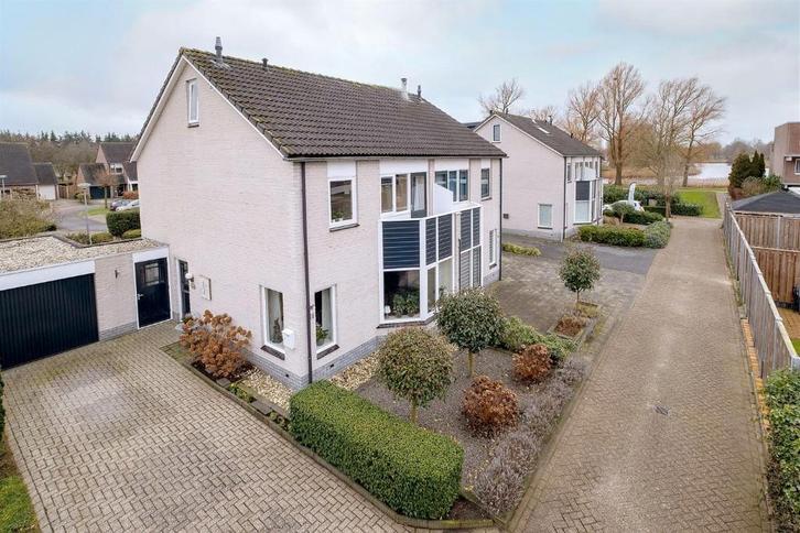 Woning Emmen Rietlanden te koop 2 onder 1 kap met garage., Huis en Inrichting, Overige Huis en Inrichting, Zo goed als nieuw, Ophalen of Verzenden