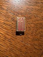 Vintage Fiat knoopsgat speld, Ophalen of Verzenden, Overige soorten, Voorwerp of Figuurtje