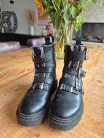 Stoere zwarte laarzen met stoere gespen, Zwart, Lage of Enkellaarzen, Ophalen of Verzenden, Onbekend