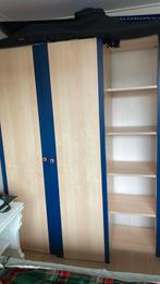 Houten ahorn kast met blauwe. Randen., Ophalen, Gebruikt, 100 tot 150 cm, Met hangruimte
