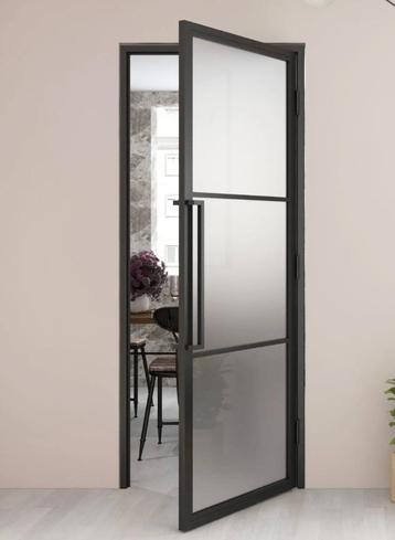 Deurgreep Industriedeuren beschikbaar voor biedingen