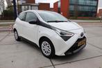 Toyota Aygo 1.0 VVT-i x-play limited Carplay, Camera NL auto, Voorwielaandrijving, Gebruikt, Euro 6, 4 stoelen
