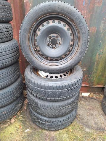 Ford C-Max Winterbanden met stalen velgen 215/55/R16 beschikbaar voor biedingen