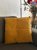 Okergeel kussen van Karwei, Ophalen of Verzenden, Zo goed als nieuw, Geel, Vierkant