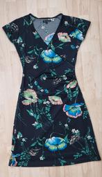 King Louie Crossdress Jurk Maat S, Kleding | Dames, Jurken, Zwart, Ophalen of Verzenden, Zo goed als nieuw, Knielengte