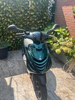 Zip piaggio 4t, Fietsen en Brommers, Scooters | Piaggio, Ophalen, Maximaal 45 km/u, Zip, Zo goed als nieuw